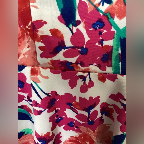 Charlotte Russe floral dress, a size medium. - Picture 3 of 5
